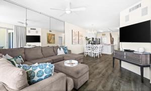 The Crescent 215
