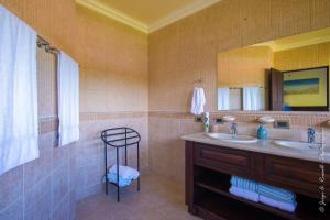 Jacó Beach House, 3BR, 300m Beach, Min 30 Day Stays