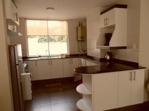 2D con patio y parrillero privado en Calacoto