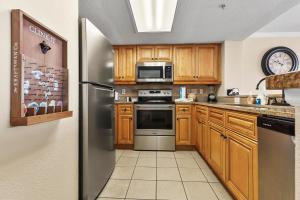 Vacation Time at Ocean Reef Resort by Wavecrest Beach Vacations