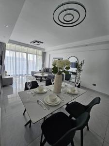 Westlands Sky-high Urban Escape near GTC AND SARIT