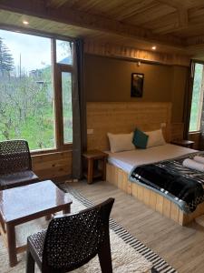 The Nomads Haven 4 Rooms Cottage in Old Manali