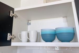 Renovated Beach Front Studio - Hawaiian Inn Resort