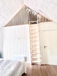 Nyt og hyggeligt sommerhus ved Remmerstrand