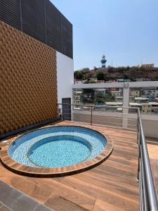 Large apartment in Puerto Santa Ana with parking