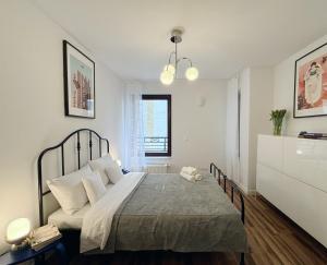 oompH Urban Oasis 1BR Escape