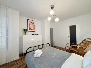 oompH Urban Oasis 1BR Escape