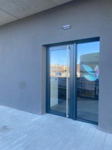 MetalArt Apartment - moderný byt v novostavbe s parkovaním - KVETNICA
