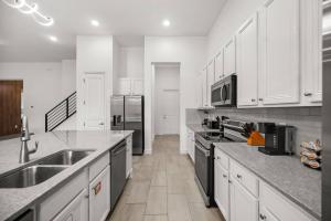 15 Bedrooms 15.5 Baths Paradiso Grande 6091HS