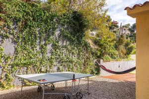 Villa privada con piscina, vistas al mar y montaña en Lloret de Mar