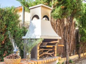 Villa privada con piscina, vistas al mar y montaña en Lloret de Mar