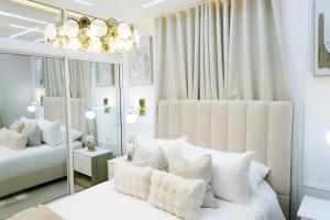 Modern Luxury Parking Fast WiFi