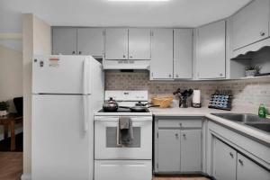 Nifty and Thrifty Nook 3bd 1ba Central Save Money Family Friendly