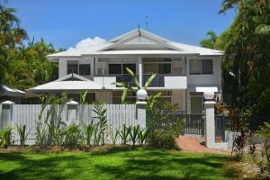 Tropic Sands Coastal Escape