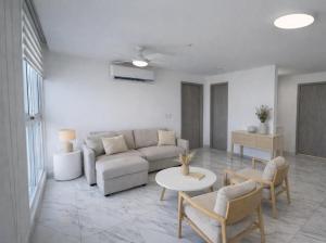 Modern 1BR Ocean View The Sands Pool High Floor