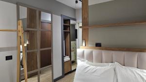 TAM Center Studio Apartment Next To Blloku No1