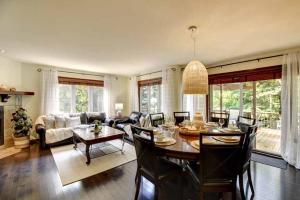 NEW Tremblant Chalet | Private Hot Tub & Fireplace
