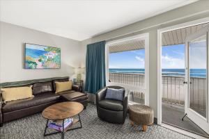 Oceanfront Family Suite - Full Kitchen - Beautiful Views and Pool & Hot Tub Access