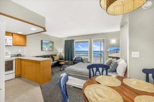 Oceanfront Family Suite - Full Kitchen - Beautiful Views and Pool & Hot Tub Access