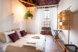 Im Altstadtzentrum von Santa Cruz, 3 min zum Badestrand "Casa Las Enanas"