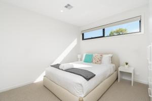Mid-Century Home Near Hospital and Woden