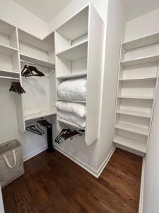 Flexhome Penthouse with Private Rooftop and Skyline Views