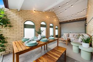 Sage By The Sea - Stylish Beachside Living with BBQ