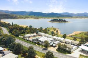 Horizons Lake Jindabyne