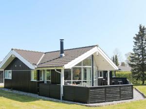 8 person holiday home in Hadsund