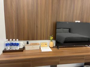 Tea Hotel by Chien Hao