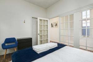 Historic Plateau Loft with 3 Private Baths
