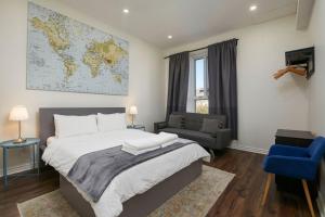 Historic Plateau Loft with 3 Private Baths