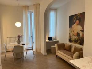 casa cavour beige