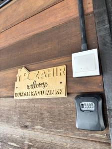 Rumah Kayu Masjid Zahir