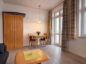 Gaestehaus-Gorch-Fock-Wohnung-2-mit-direktem-Meerblick