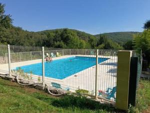 Mobil-home pour 4 personnes avec terrasse - API-1-52-2210