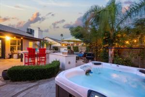 Desert Ridge Family new Renovated with Spa and Pool
