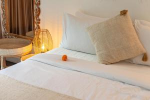 Tropical 4BR Villa in Quiet Babakan Near Berawa