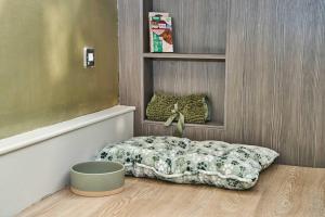 1 The Kings within the City Walls