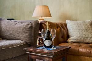 1 The Kings within the City Walls