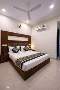 Hotel Woodlark Heights Zirakpur Chandigarh !! Easy Airport Access ! Budget Friendly
