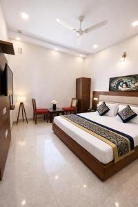 Hotel Woodlark Heights Zirakpur Chandigarh !! Easy Airport Access ! Budget Friendly