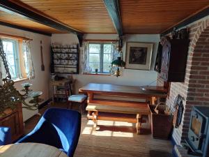 Historic Holiday Idyll Close To The Water