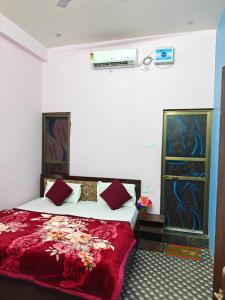Sudersan Sadan guest house-750 metre away from ram mandir matgaid choraha tulsi udyan ayodhya