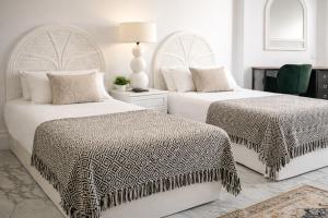 Luxury Golf Front Villa Spa, Jacuzzi & Heated Pool