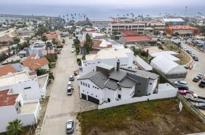 Raquel Ocean view family and friends house 12ppl