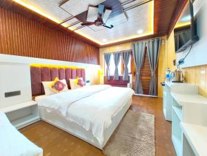 Hotel Sangita Palace Paradise Near Naini Lake