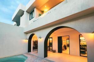 Stunning 3BR Pool Villa Hampton III in Pererenan
