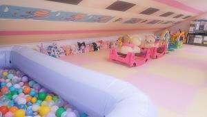 Pine-tree Stay, KTX station nearby, 3 rooms, 2 bathrooms, Hotel style bed 4, Rooftop barbecue, Kids room, Retro arcade, Board games