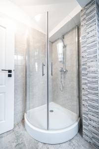 Bloc nou cu parcare privata - Hella apartament
